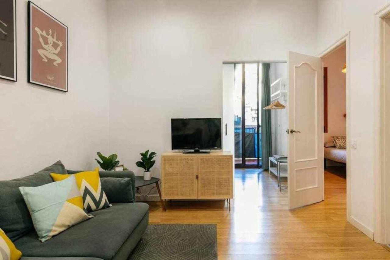 Cozy & Central Apartment Barcelona Exterior photo