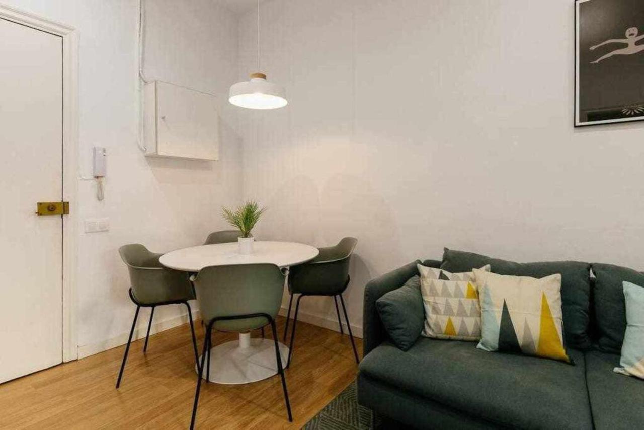 Cozy & Central Apartment Barcelona Exterior photo